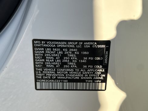 Used 2020 Volkswagen Atlas Cross Sport SEL R-Line image 32