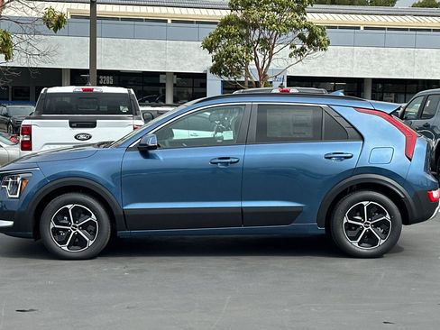 New 2026 Kia Niro EX FWD image 7