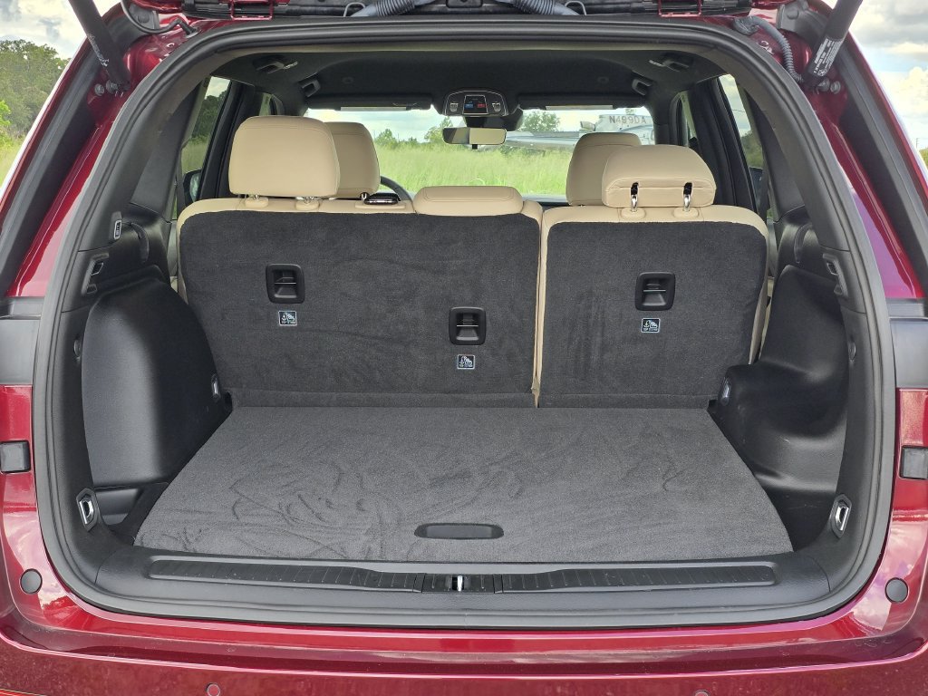 Used 2025 Jeep Grand Cherokee Limited RWD image 13