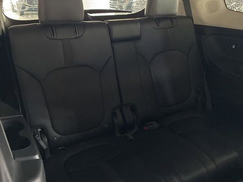 Used 2024 Honda Pilot Touring image 25