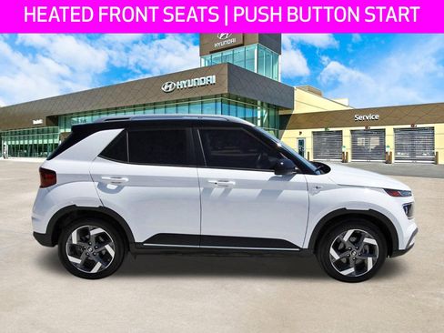 Used 2025 Hyundai Venue Limited image 4