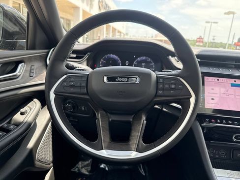 New 2026 Jeep Grand Cherokee L Limited AWD/4WD image 14
