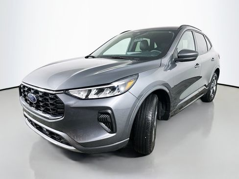 Used 2023 Ford Escape ST-Line w/ Tech Pack #1 AWD/4WD image 3
