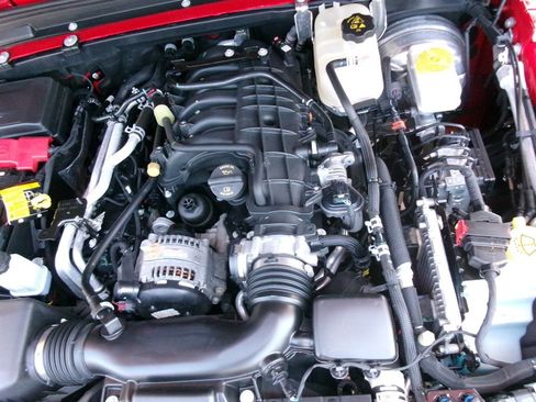 Used 2021 Jeep Wrangler Sport AWD/4WD image 43
