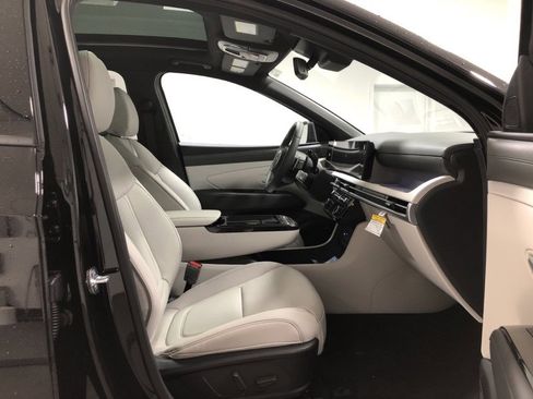 New 2025 Hyundai Tucson Limited image 12