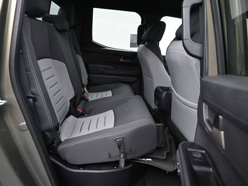 Used 2024 Toyota Tacoma TRD Off-Road image 12