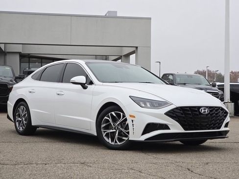 Used 2022 Hyundai Sonata SEL w/ Convenience Package image 2