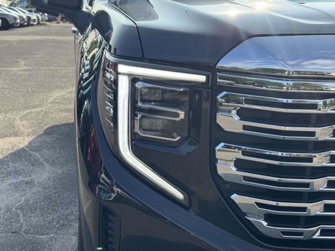 Used 2023 GMC Sierra 1500 Denali w/ Denali Reserve Package AWD/4WD image 5