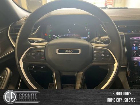 Used 2024 Jeep Grand Cherokee Limited 4xe AWD/4WD image 9