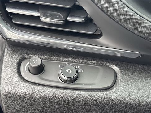 Used 2024 Buick Envista Preferred w/ Convenience I Package image 17