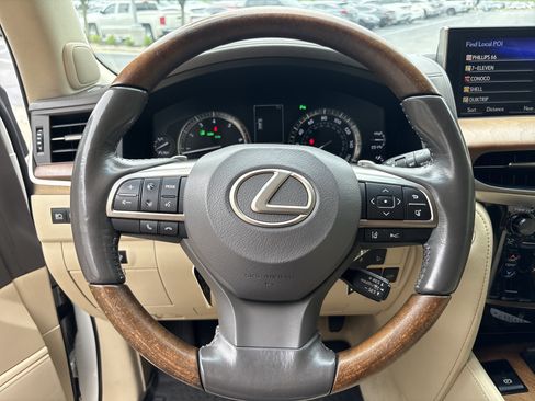 Used 2017 Lexus LX 570 4WD w/ Luxury Package image 18