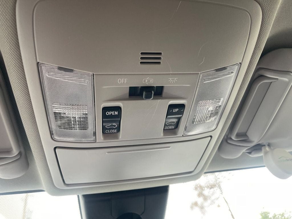 Used 2018 Toyota RAV4 XLE FWD image 21