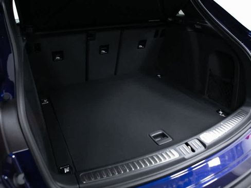 Certified 2025 Porsche Macan image 16