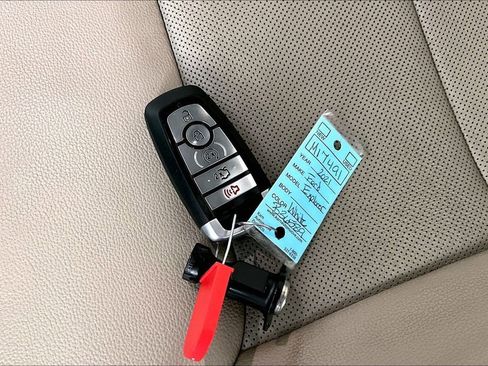 Used 2021 Ford Explorer Limited w/ Equipment Group 301A image 10