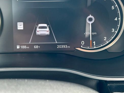 Used 2024 Genesis G70 2.5T image 32