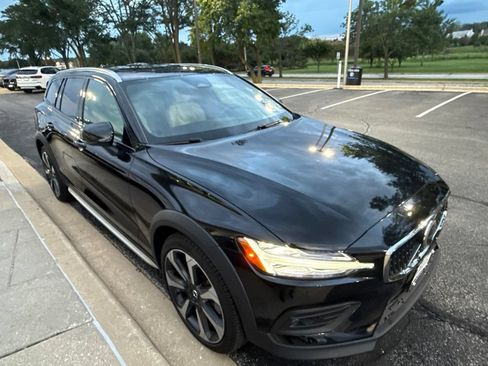 Used 2024 Volvo V60 B5 Cross Country Ultimate w/ Protection Package Premier AWD/4WD image 8