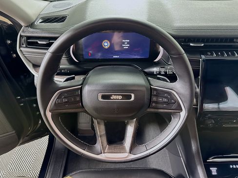 Used 2023 Jeep Grand Cherokee L Limited image 16