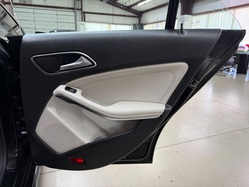 Used 2019 Mercedes-Benz CLA 250 4MATIC image 14