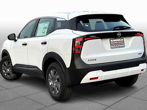 New 2025 Nissan Kicks S image 7