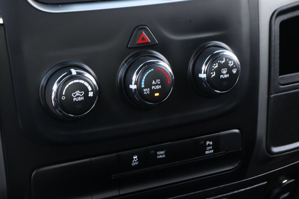 Used 2024 RAM 1500 Warlock AWD/4WD image 31