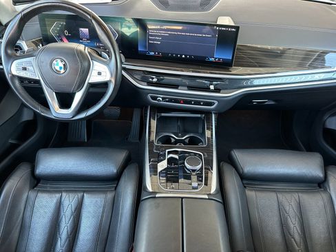 Used 2025 BMW X7 xDrive40i w/ Premium Package AWD/4WD image 14