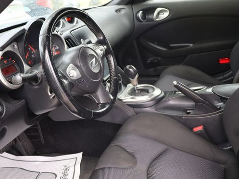Used 2013 Nissan 370Z Roadster image 22