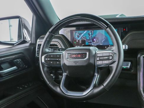 Used 2026 GMC Yukon Elevation w/ Elevation Premium Package AWD/4WD image 13