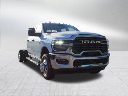 New 2026 RAM 3500 Tradesman w/ Chrome Appearance Group image 7
