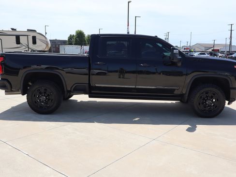 Used 2024 Chevrolet Silverado 3500 High Country w/ High Country Premium Package AWD/4WD image 5