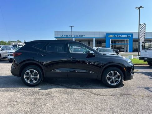 Used 2024 Chevrolet Blazer LT w/ Convenience Package FWD image 2