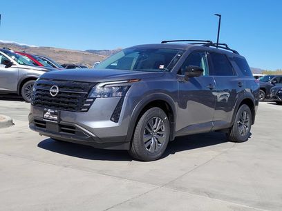 New 2026 Nissan Pathfinder SV w/ SV Premium Package