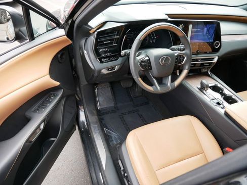 Used 2024 Lexus RX 350 Premium w/ Accessory Package (Z1) AWD/4WD image 10