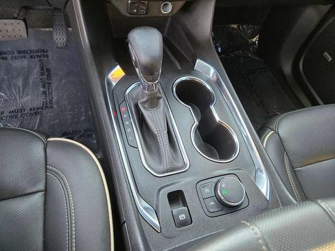 Used 2023 Chevrolet Traverse Premier FWD image 22