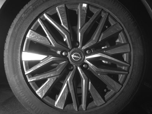 Used 2025 Nissan Altima 2.5 SV FWD image 13