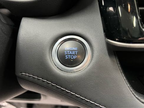 Used 2021 Toyota Highlander XLE image 20