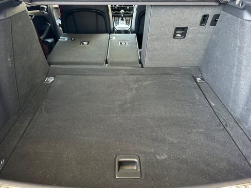 Certified 2023 Porsche Macan AWD/4WD image 15