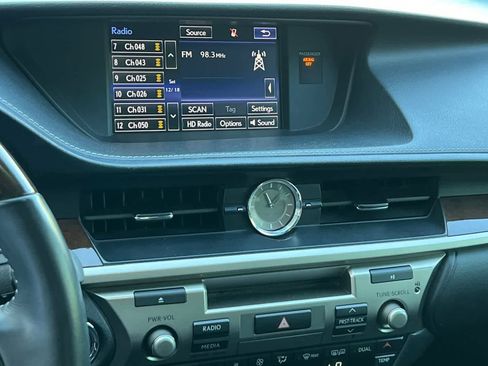 Used 2015 Lexus ES 350 w/ Luxury Package image 18