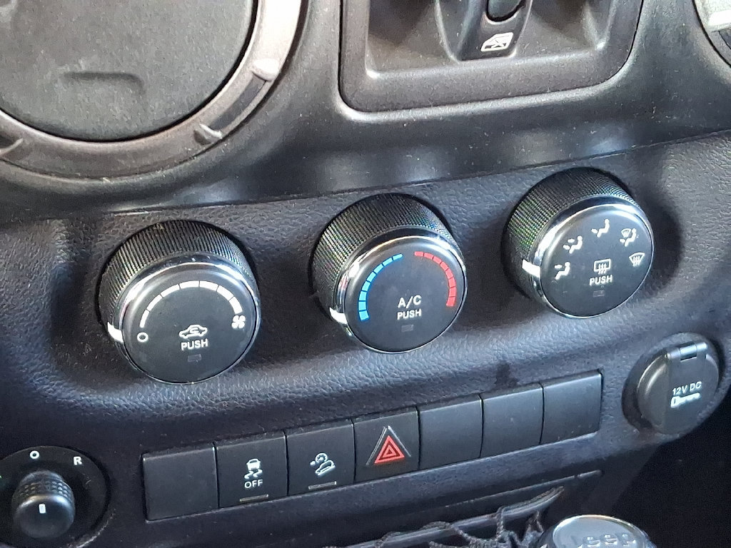 Used 2016 Jeep Wrangler Unlimited Sport w/ Quick Order Package 24S AWD/4WD image 16
