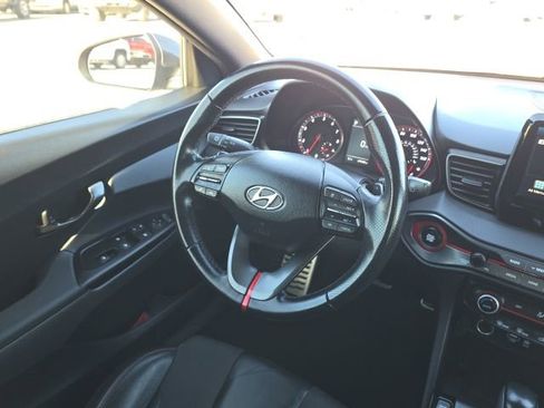 Used 2020 Hyundai Veloster Turbo image 23
