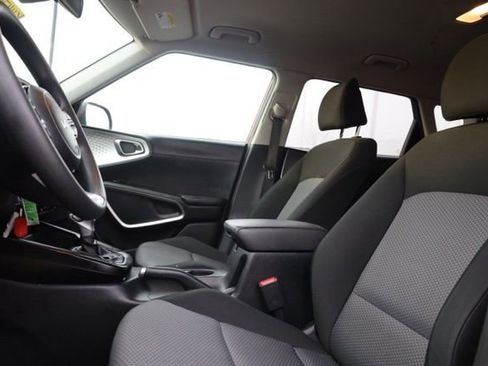 Used 2024 Kia Soul LX image 19