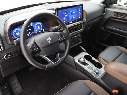 Used 2025 Ford Bronco Sport Outer Banks w/ Outer Banks Tech Package+ image 14