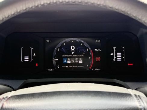 Used 2025 Toyota 4Runner SR5 AWD/4WD image 21
