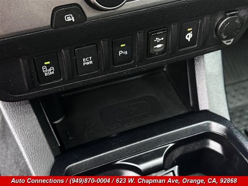 Used 2017 Toyota Tacoma TRD Off-Road RWD image 15
