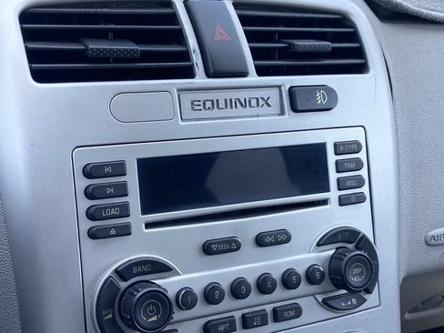 Used 2005 Chevrolet Equinox LT w/ Preferred Equipment Group AWD/4WD image 9