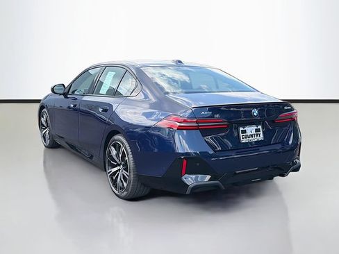 Used 2026 BMW 530i xDrive w/ M Sport Package AWD/4WD image 5