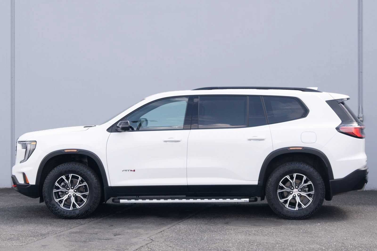 Used 2024 GMC Acadia AT4 w/ Luxury Package AWD/4WD image 29