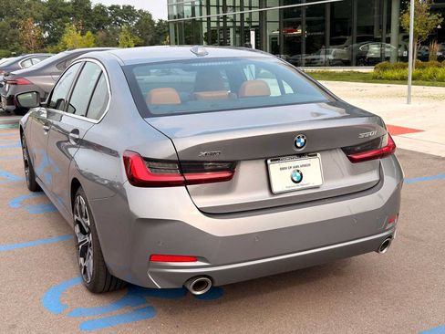 Used 2025 BMW 330i xDrive Sedan w/ Premium Package AWD/4WD image 8