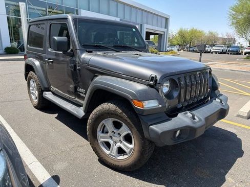 Used 2020 Jeep Wrangler Sport AWD/4WD image 2