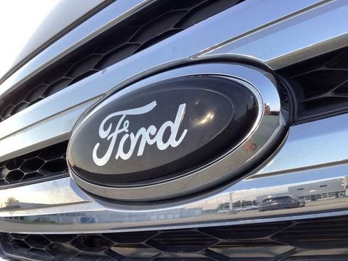 Used 2013 Ford Edge Limited w/ Driver Entry Pkg FWD image 3