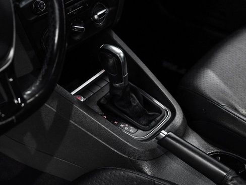 Used 2017 Volkswagen Jetta SE image 30